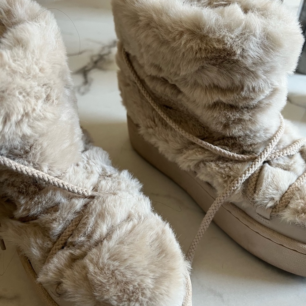 H&M Winter Faux Fur Boots
